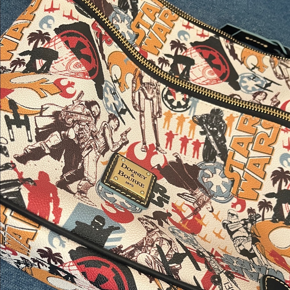 RARE Star Wars Rogue OneDooney & Bourke Graphic Crossbody - Picture 3 of 8